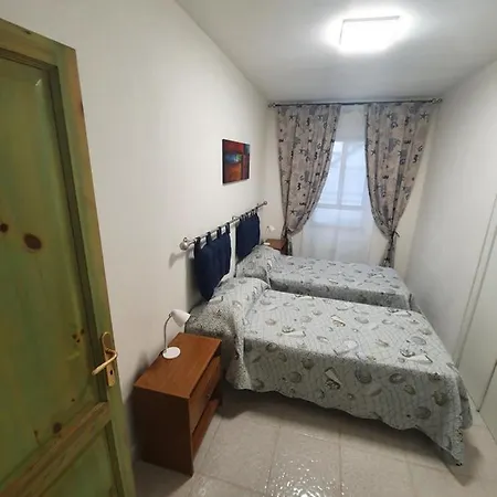 Yellowhouse Apartment *
