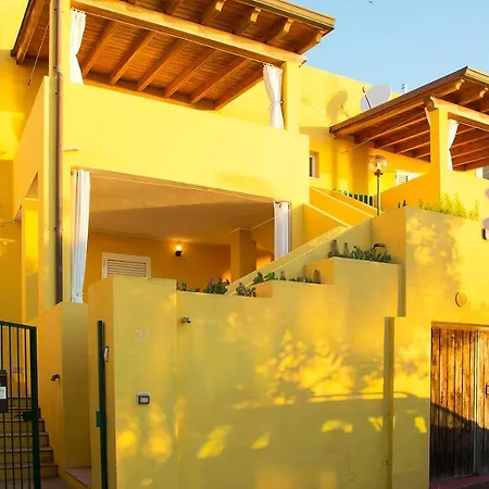 Yellowhouse Apartment