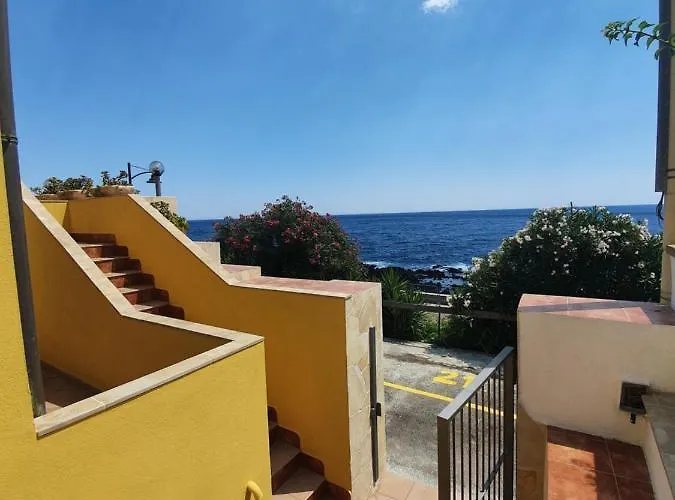 Yellowhouse Apartament *